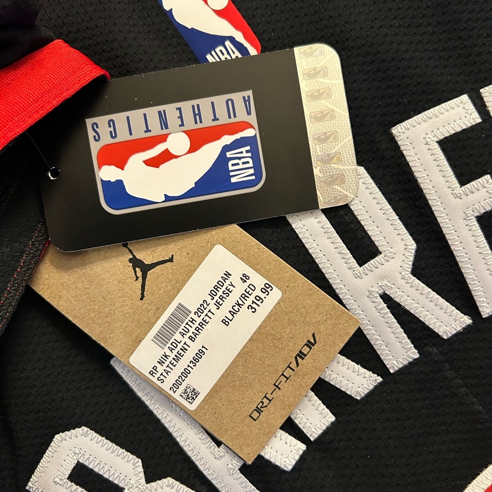 Toronto Raptors RJ Barrett Basketball Jersey - Picture 4 of 4